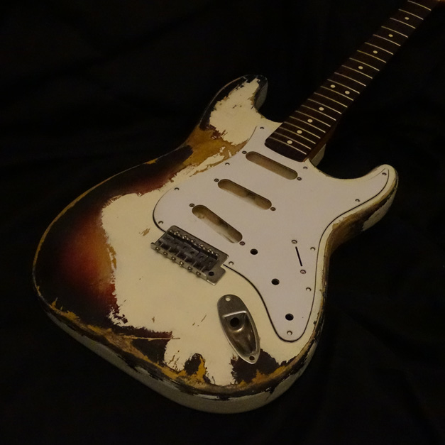 White over 3 Tone Burst Relic | T.C.T